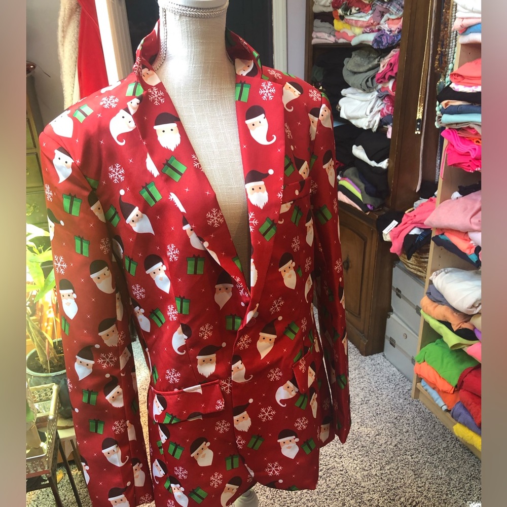 Brand: Suitmeister color: main colors red and green, white size: L